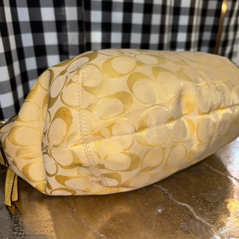 Coach Soho Pleated Yellow Signature Hobo Shoulder Bag 2010 - Picture 6 of 9